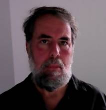 James D. Fernández